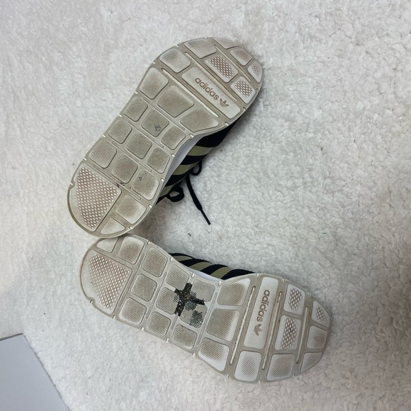 Adidas Women’s Swift-run - Picture 7 of 7